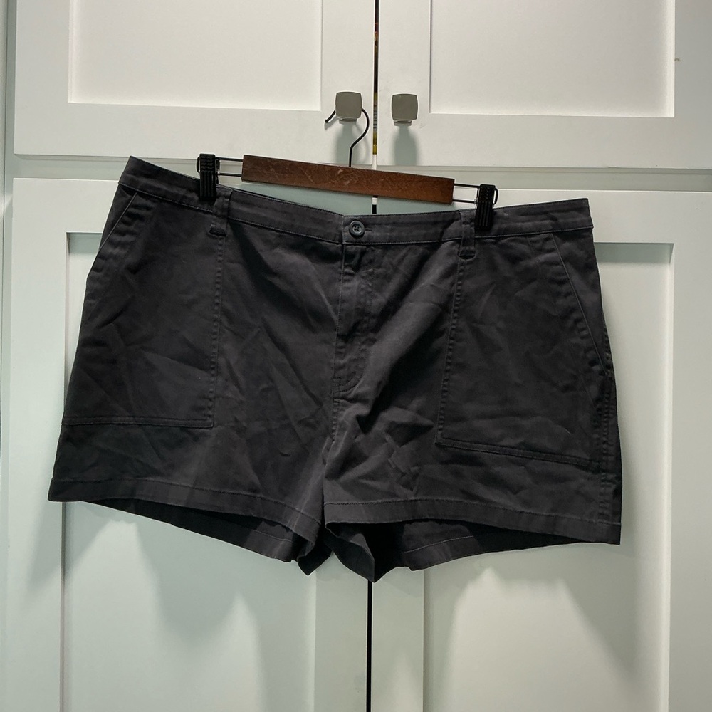 Abound Twill Shorts - Picture 2 of 4